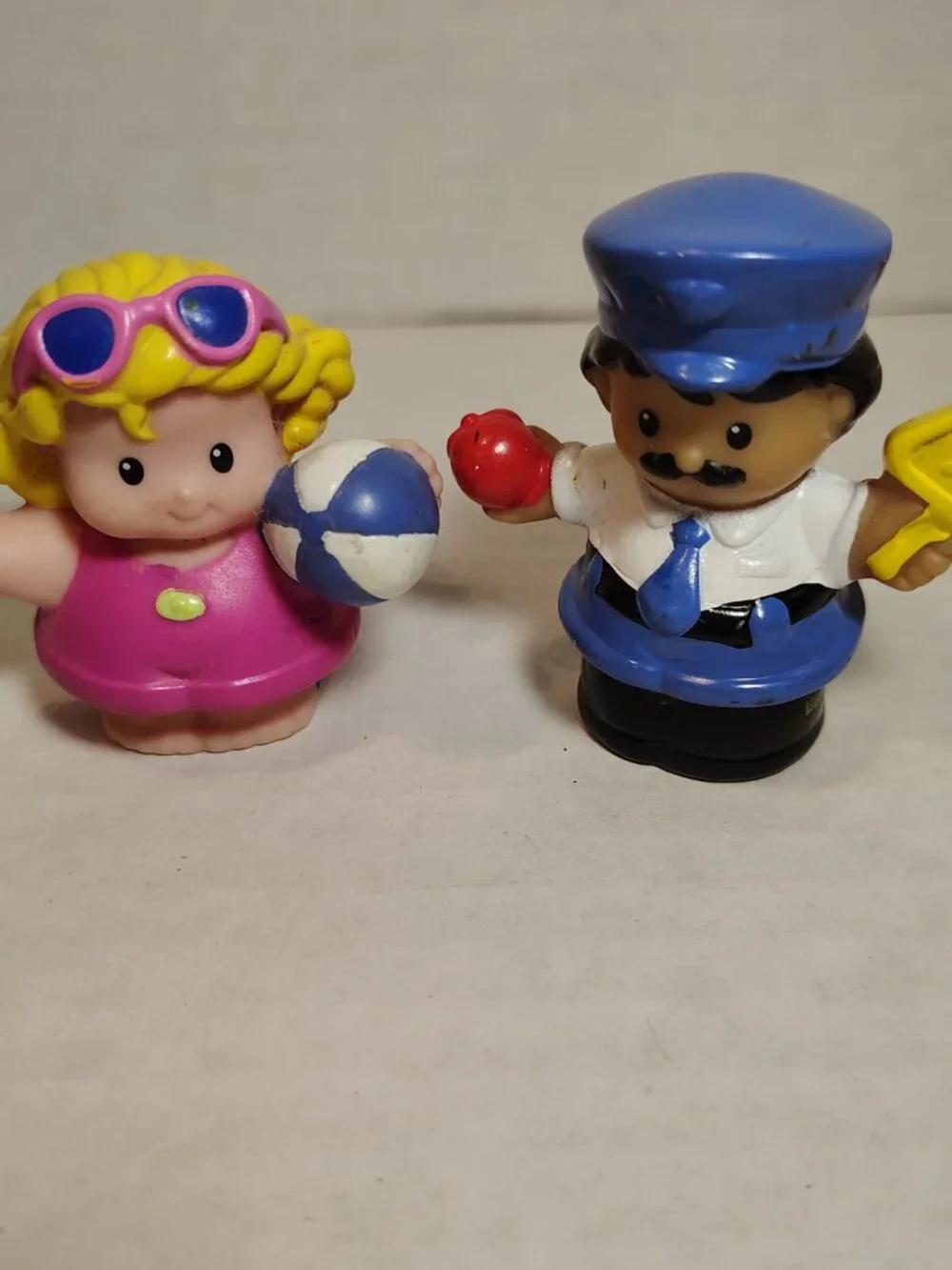 Fisher Price 15 Little People Construction Mechanic Zoo Beach Noah